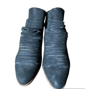 Lucky Brand sliced black leather bootie size 8.5 stacked heel